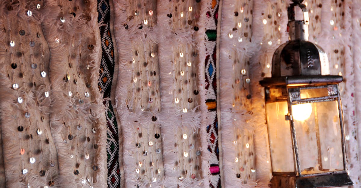 How to pair rugs with art?